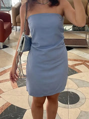 Minivestido con hombros descubiertos