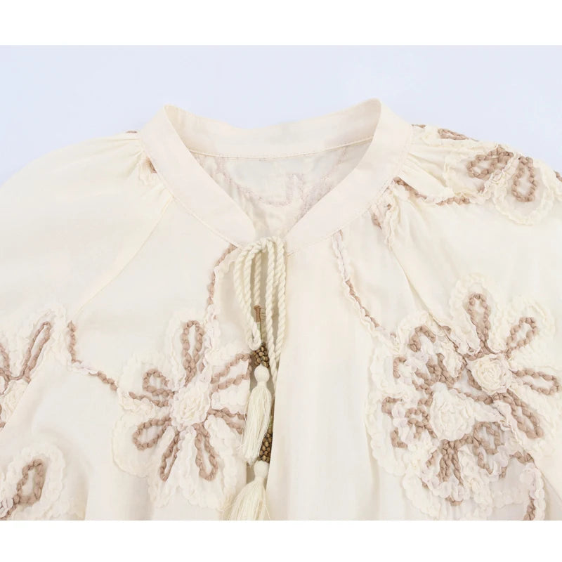 Blusas bordadas con flores