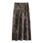 Falda de satén con estampado de leopardo