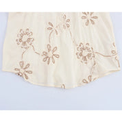 Blusas bordadas con flores