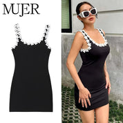 Vestido Corto Floral Negro