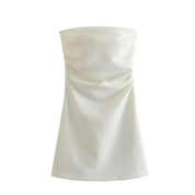 Minivestido con hombros descubiertos